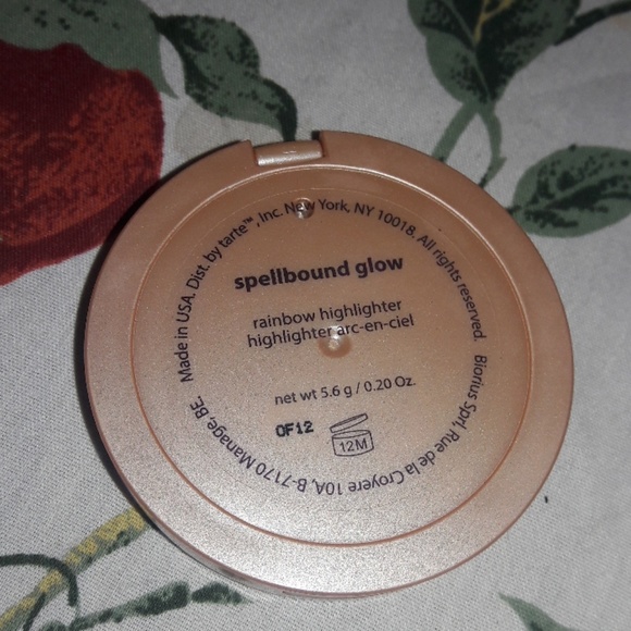 TRADED LE SPELLBOUND GLOW HIGHLIGHTER - Picture 5 of 5